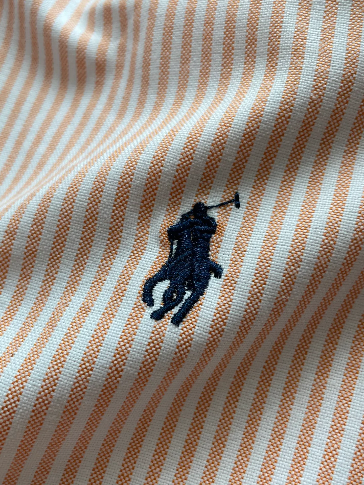 P220 🌸🌸🌸 POLO Ralph Lauren [High Quality] Classic shirt! The classic casual shirt made of pure cotton Oxford cloth has a unique design. It has a simple, clean and classic silhouette design. It is a versatile style that can be switched at will. The fabric feels soft and delicate, highly breathable, and is close to the skin and comfortable to wear. It can be worn alone as an inner layer. Its versatile performance is beyond your imagination! The upper body of the ready-to-wear is simple and classic yet elegant! Size:M-XXL